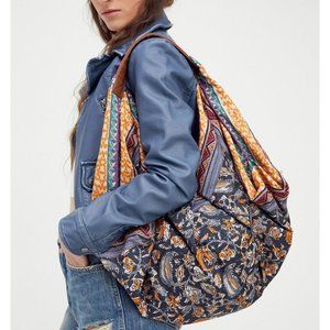 FREE PEOPLE  Poppy Crescent Bag - Indigo